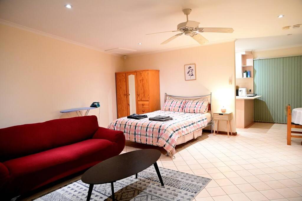 Spacious Studio In Alicesprings Queenbed+Ksairbed Alice Springs Exterior photo